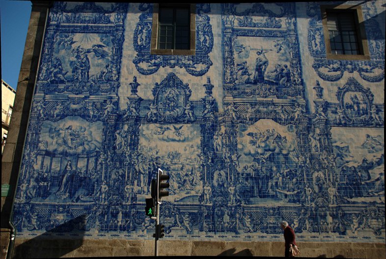 Porto: Azujelos on church facade