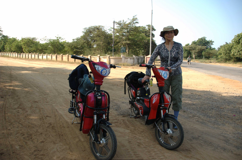 Bagan, Myanmar: e-bike expert